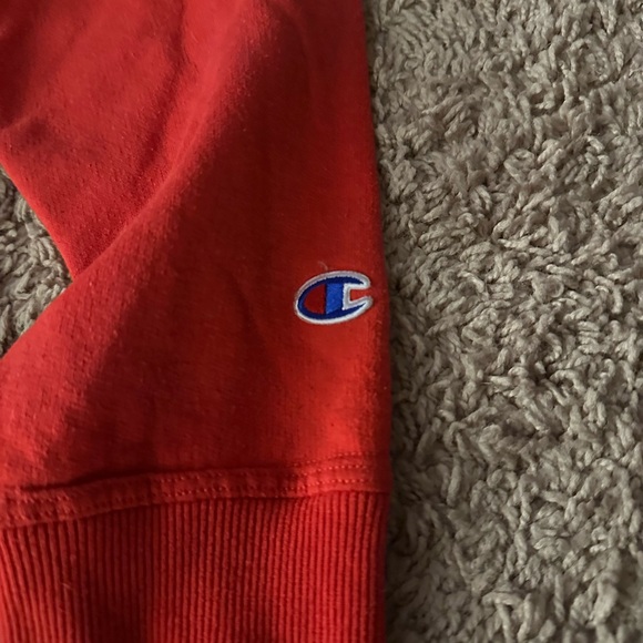 Red Champion Crewneck - Picture 2 of 5